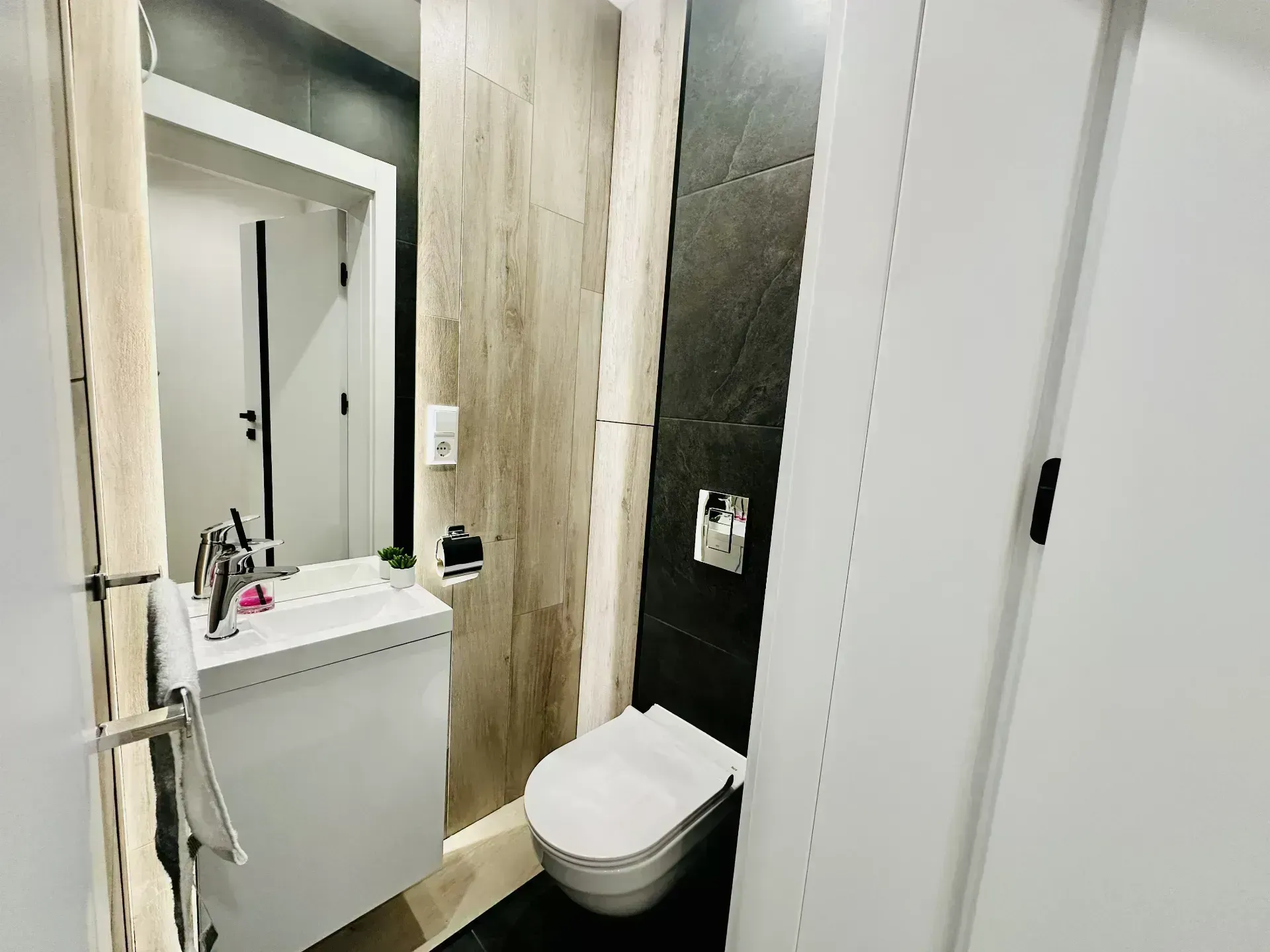 Dom w środku lasu na sprzedaż! 11