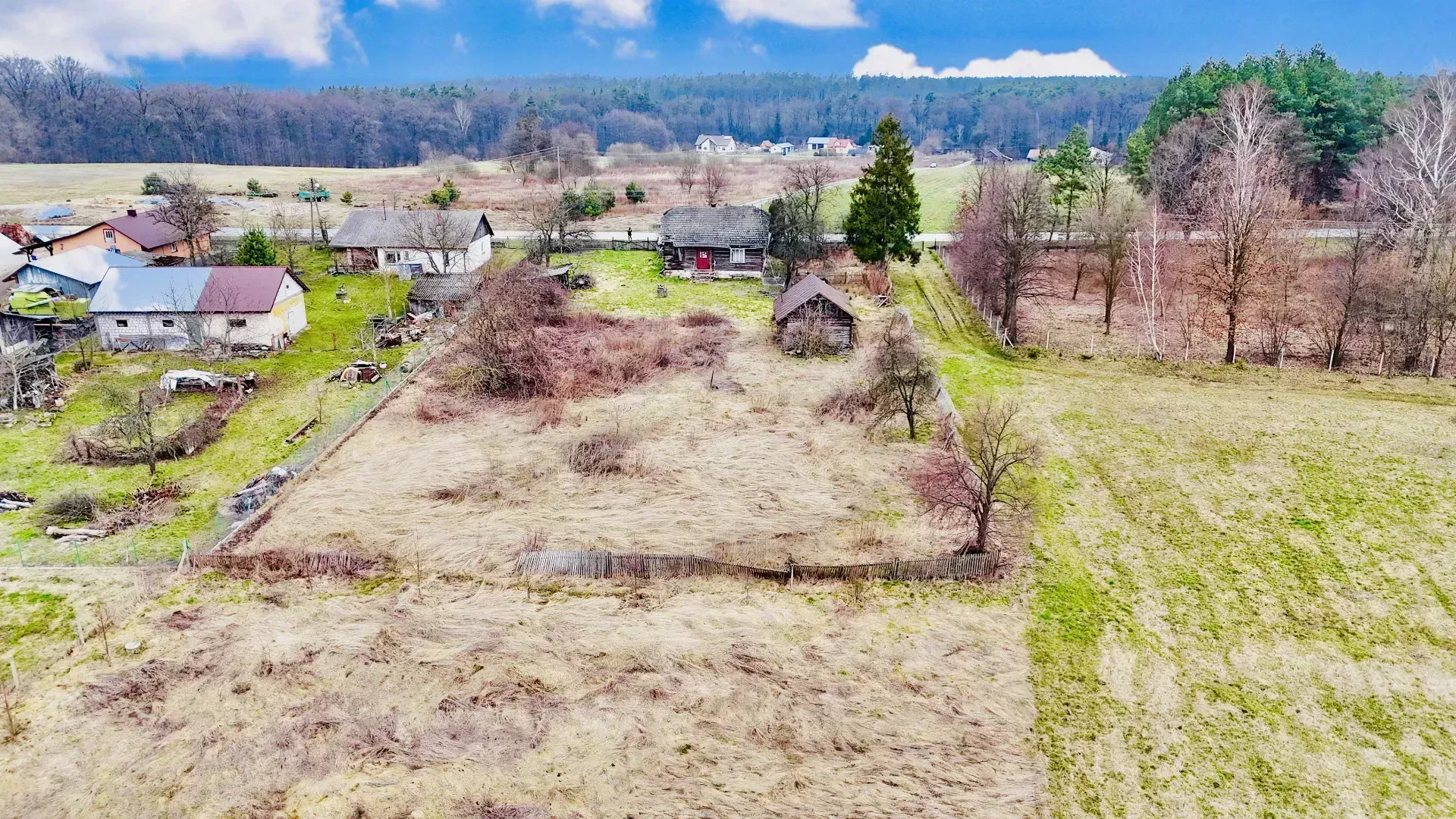 Działka z zabudowaniami Dobra 10