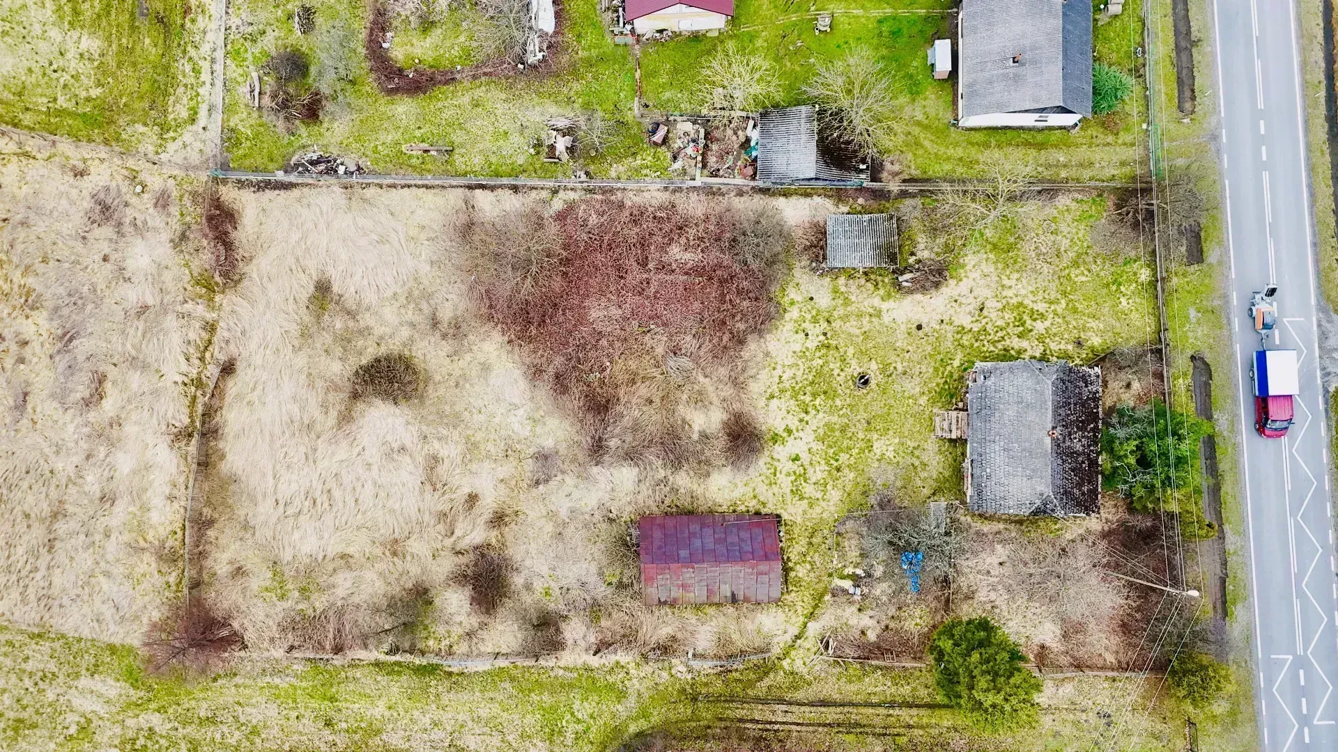 Działka z zabudowaniami Dobra 13