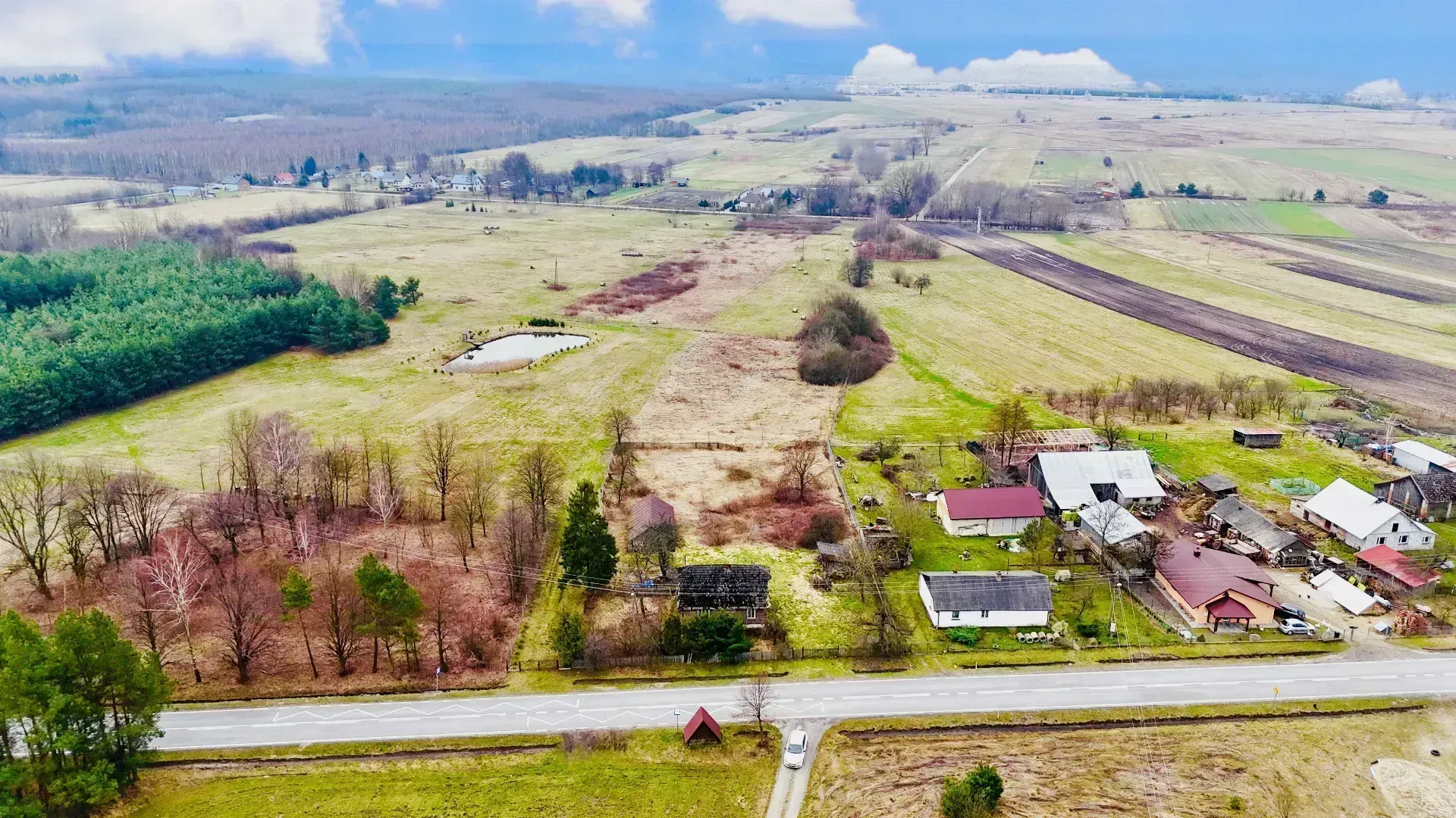 Działka z zabudowaniami Dobra 2