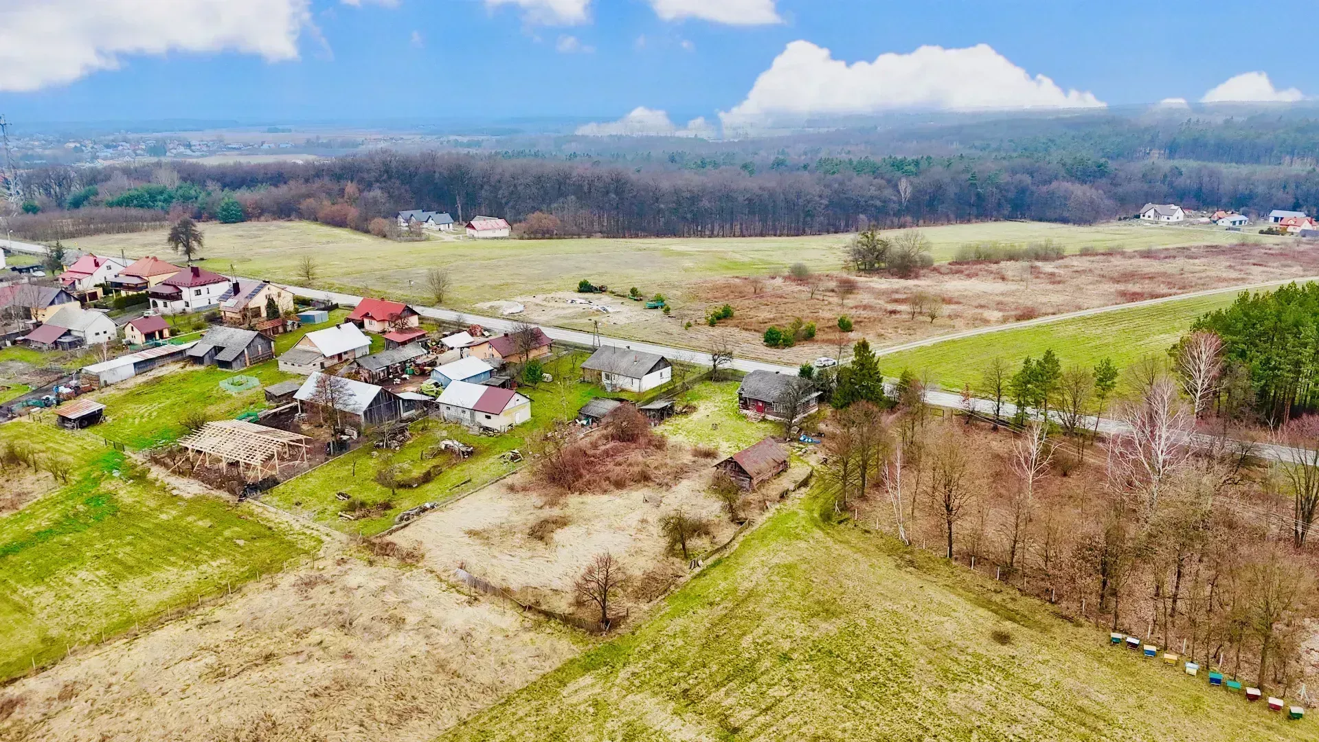 Działka z zabudowaniami Dobra 6