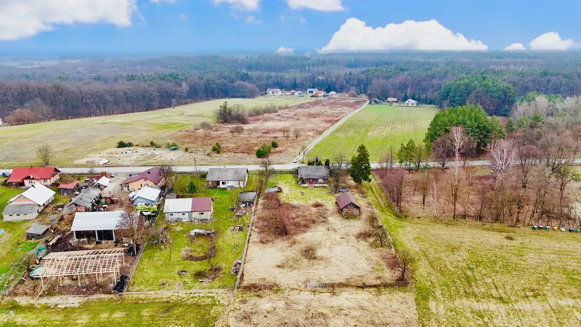 Działka z zabudowaniami Dobra 8