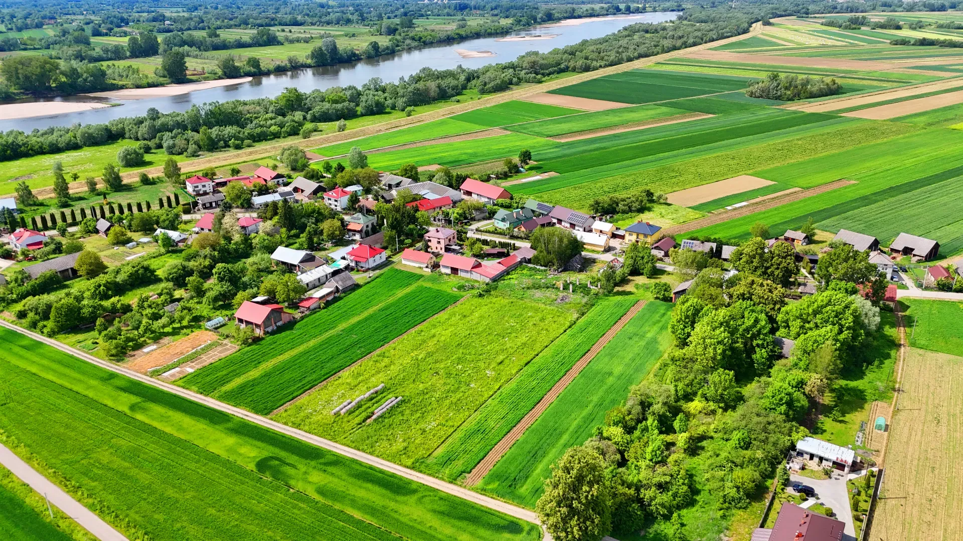 Działa nad Wisłą z budynkiem mieszkalnym 6