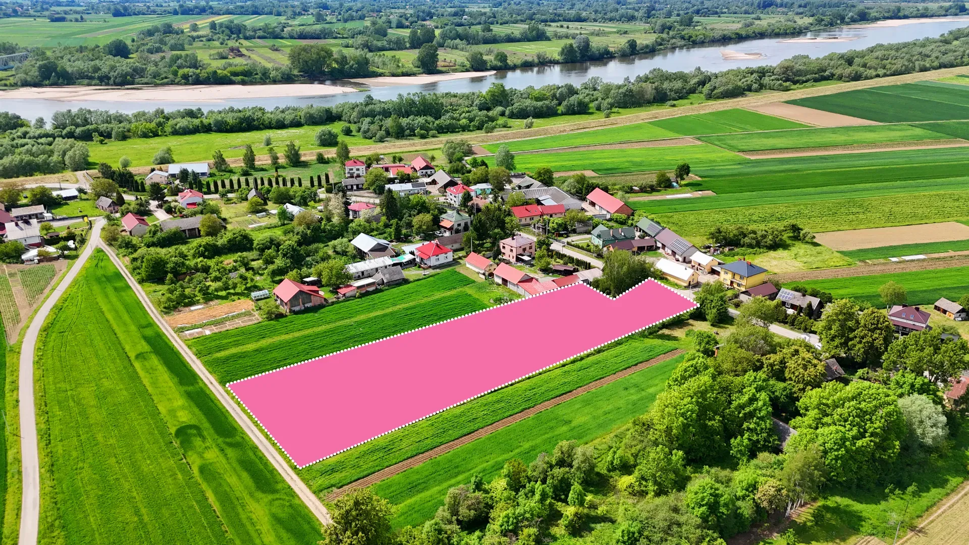 Działa nad Wisłą z budynkiem mieszkalnym 9