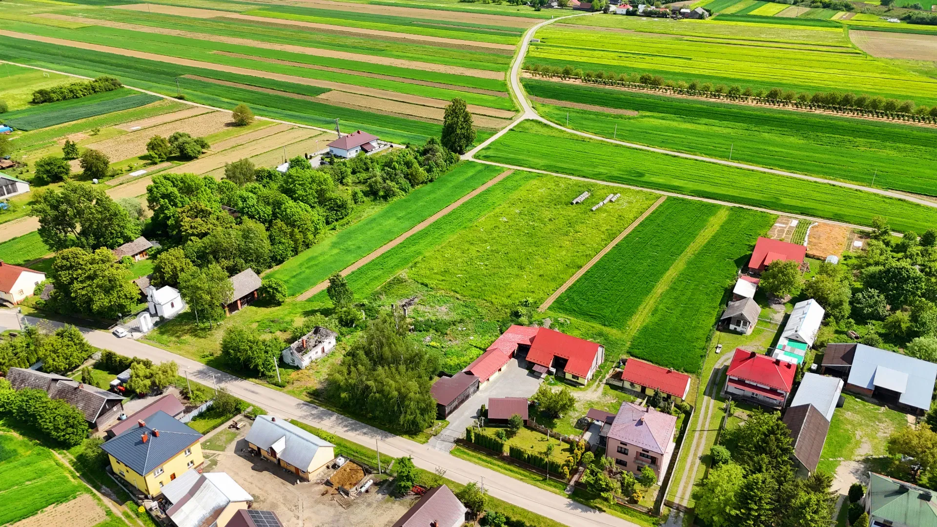 Działa nad Wisłą z budynkiem mieszkalnym 14