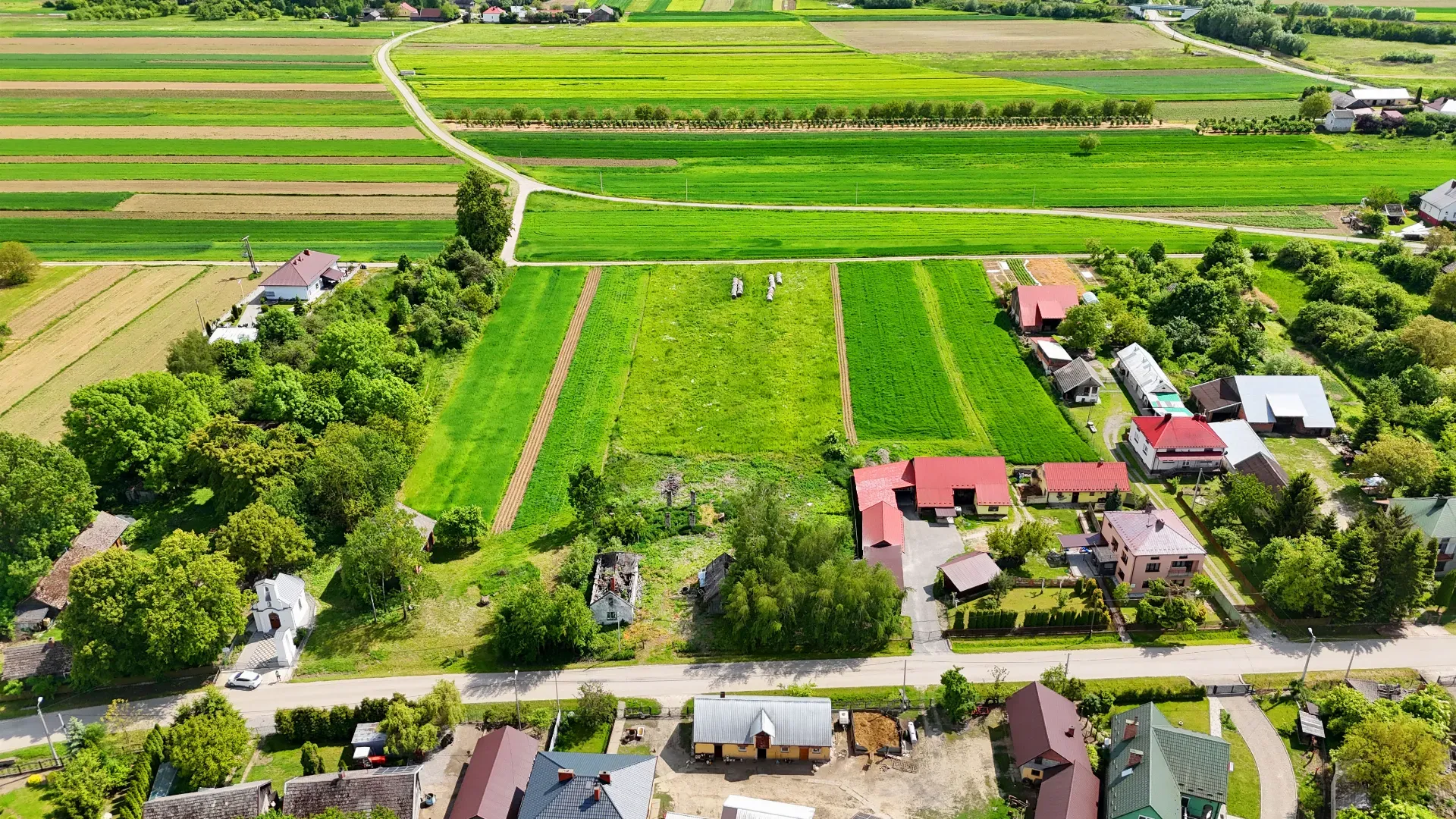 Działa nad Wisłą z budynkiem mieszkalnym 18