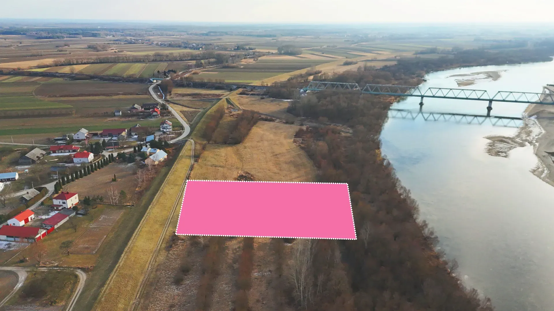 Działka rekreacyjna nad brzegiem Wisły 4