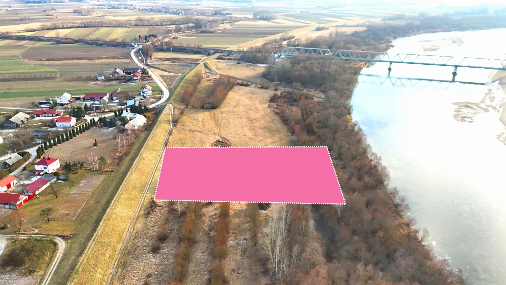 Działka rekreacyjna nad brzegiem Wisły 6