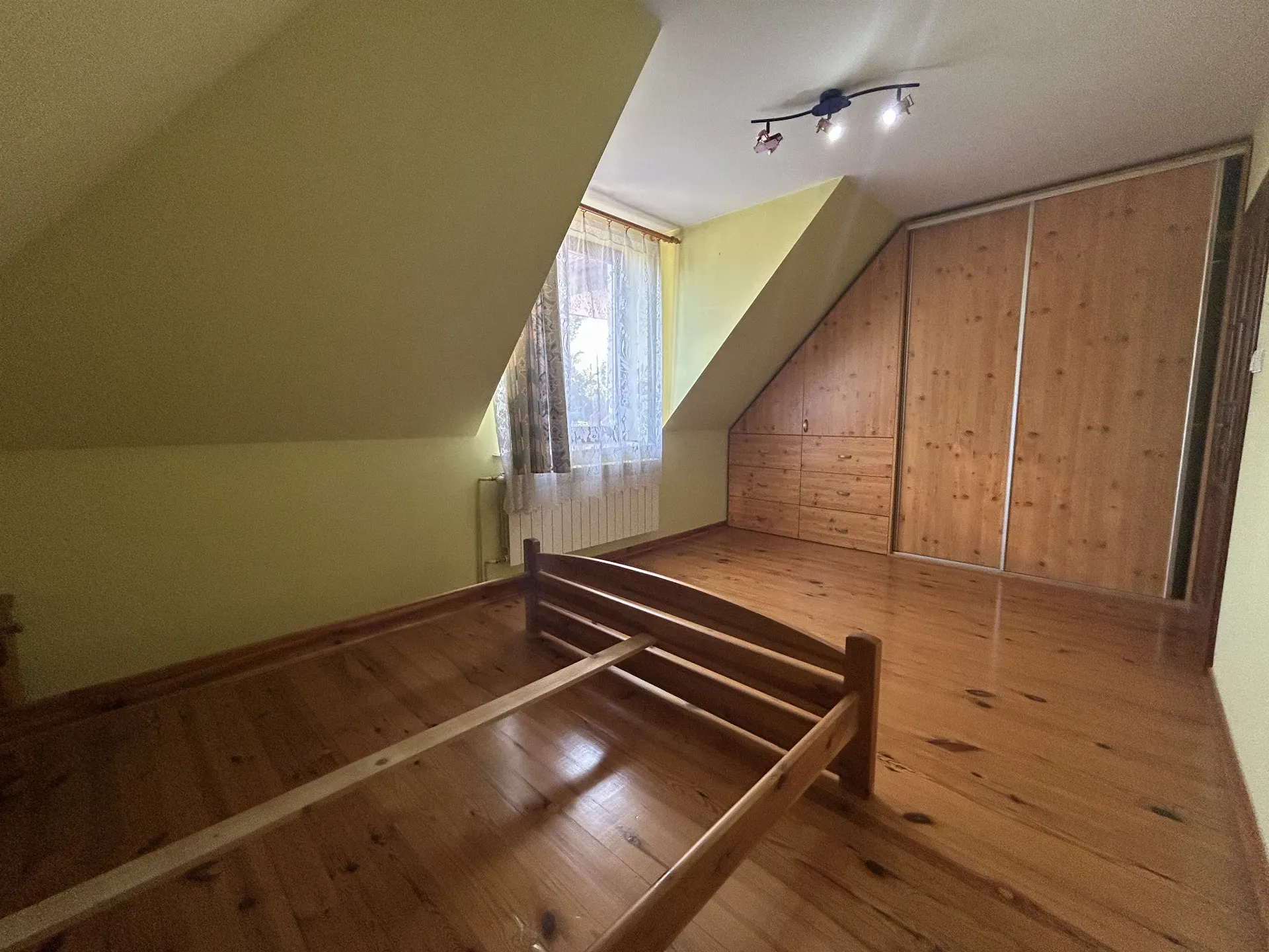 Klimatyczny dom z potencjałem komercyjnym Jamy 15