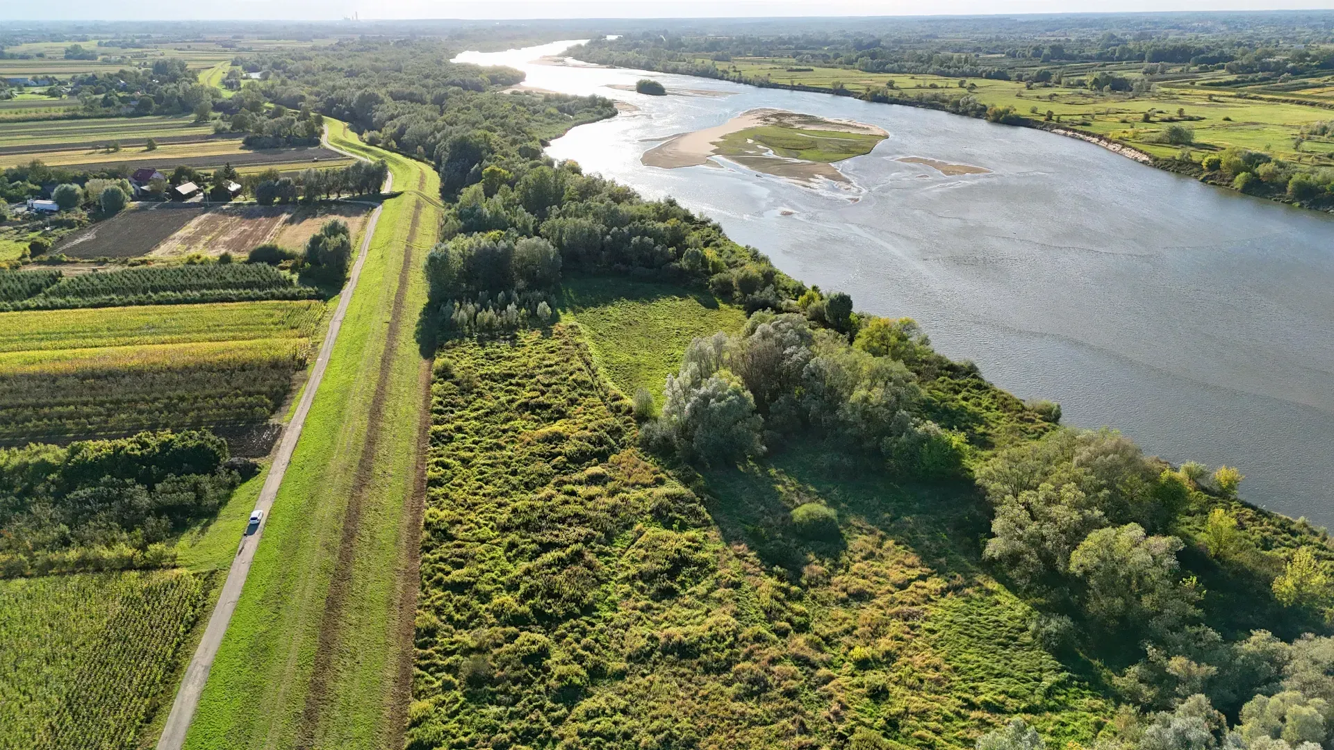 Działka rekreacyjna nad brzegiem Wisły 4