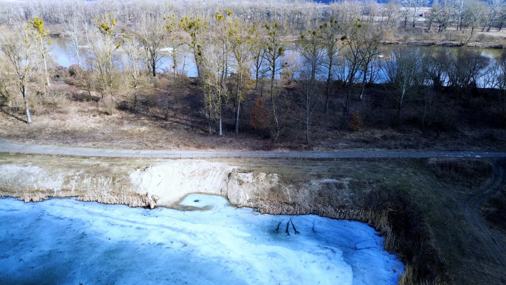 Działka w Nisku nad brzegiem stawów 5
