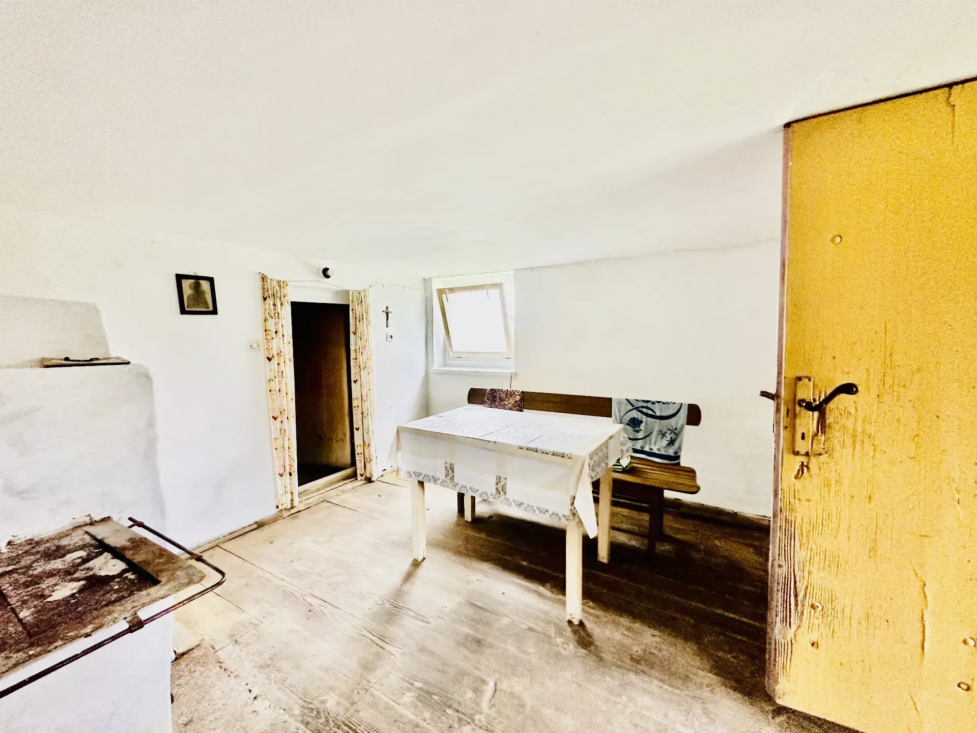 Dom w urokliwym miejscu na sprzedaż 15